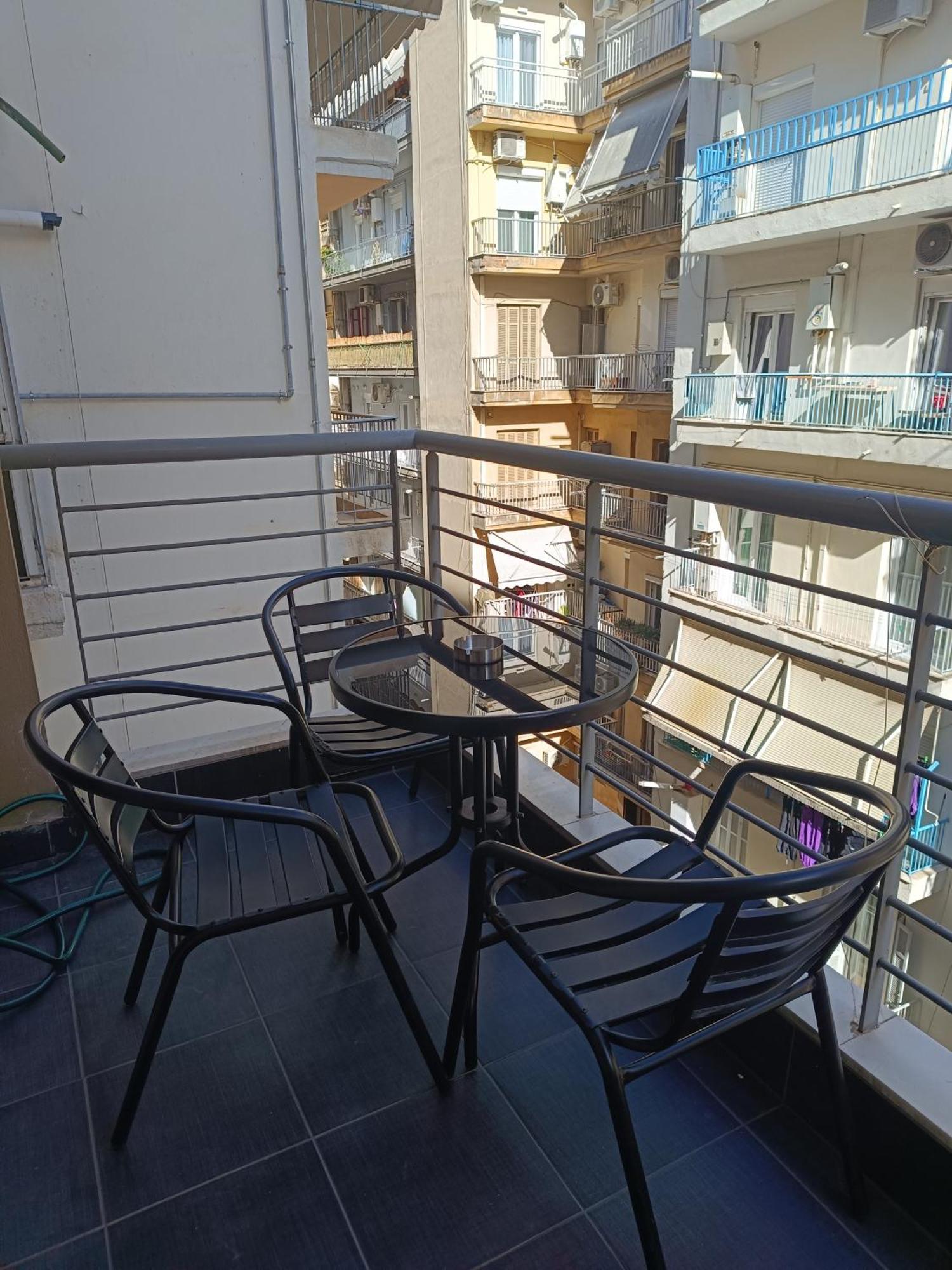 City Vibe-Sigrou 44 Urban Studio Thessaloniki Exterior photo